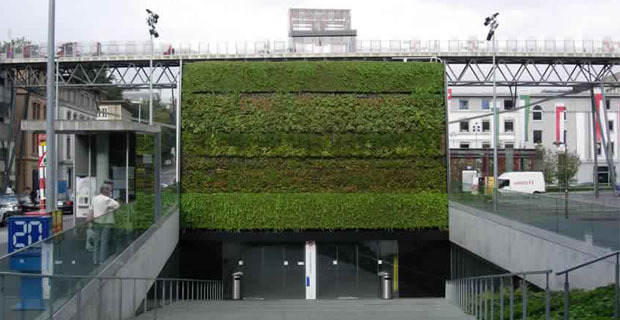 esempio di “living wall”, Tschumi Architects con M+V, Losanna, 2008
