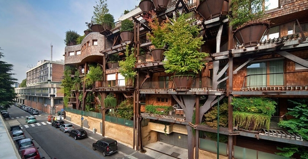 Gli esterni di 25 Verde l'edificio foresta a Torino