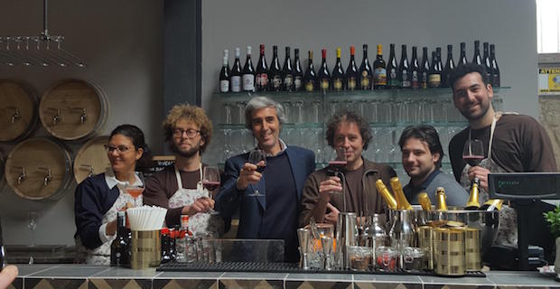  Nella foto Dario Mirri (terzo da sinistra), ideatore di Sanlorenzo Mercato. Foto da livesicilia.it