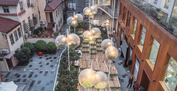 Il riciclo di pallet sfere e piante per lo spazio urbano Urban Bloom