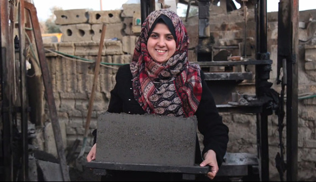 L'architetto per la ricostruzione di Gaza con mattoni fatti con le macerie.