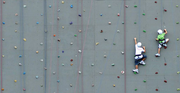 Sport Fai da Te in Casa: Come Costruire Una Parete d'Arrampicata Indoor