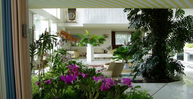 Rapporto casa giardino: armonia dellabitare Giardino interno casa