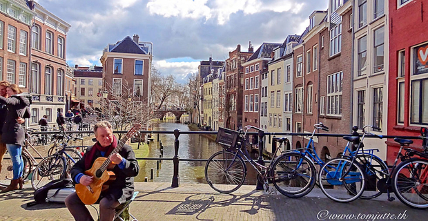 caption: Utrecht, foto di Tom Jutte