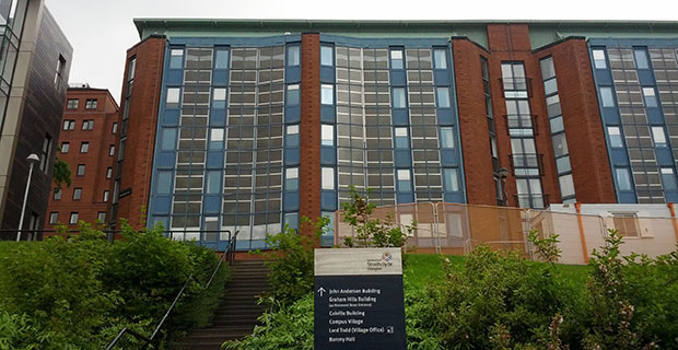  Vista esterna della facciata sud dei dormitori della StrathclydeUniversity di Glasgow.