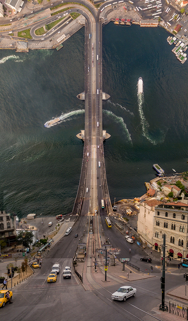 caption: Ponte Galata © Aydin Büyüktas