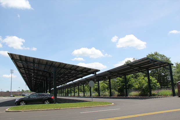 Una struttura con fotovoltaico integrato per sfruttare energia solare