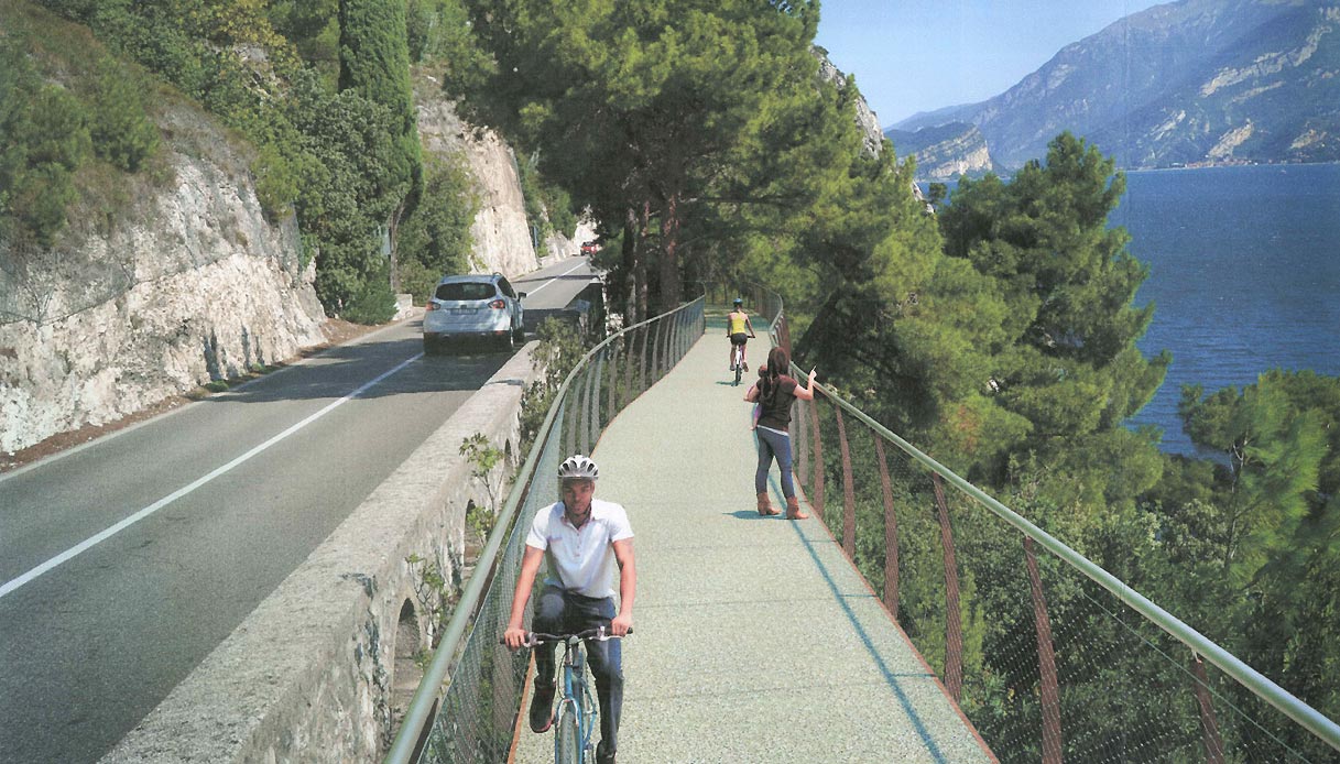 Un tratto del percorso della Garda by Bike