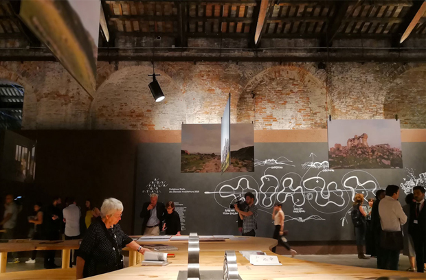 La sala dell'Arcipelago Italia alla Biennale di Venezia