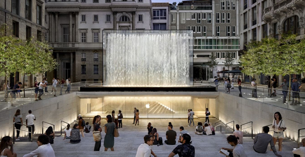 L'apple store in Piazza Liberty a Milano