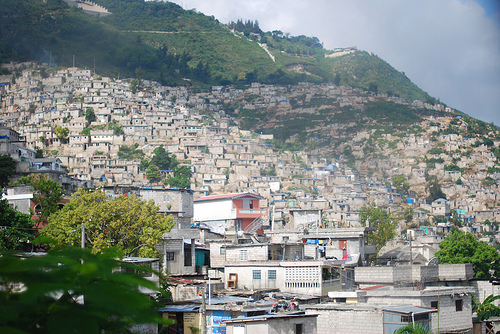  Port au prince, foto di Siri B.L. (via Flickr, Creative Commons license). 