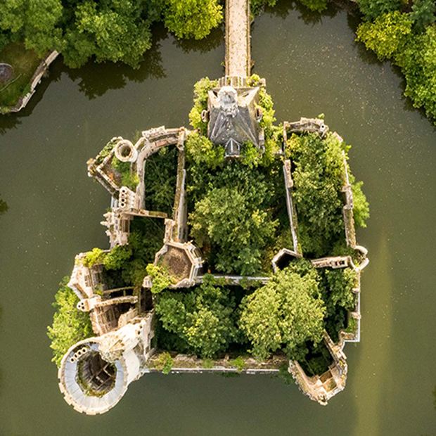 Il concorso di YAC per il recupero di un castello in Francia