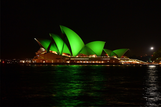 caption: Vista dell'Opera House di notte. Foto di Prudence Upton.