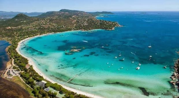 La spiaggia di Grand Sperone nella Corsica del sud.