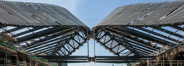  Lo scheletro metallico delle coperture del Coal Drop Yard.