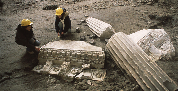 Ritrovamenti archeologici di un edificio monumentale di prima età imperiale presso la fermata in piazza Nicola Amore