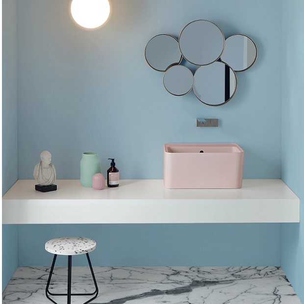 caption:Lavabo rosa cipria. Acquarella di Colavene