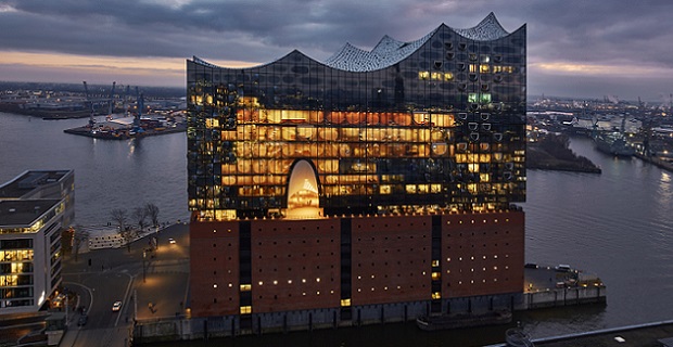 caption:Teatri dell'Opera del Nord Europa, Elbphilharmonie di Amburgo, foto di Maxim Schulz