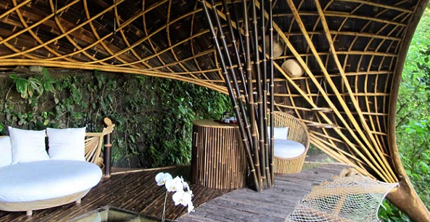 Vista interna di Moon house a Bali