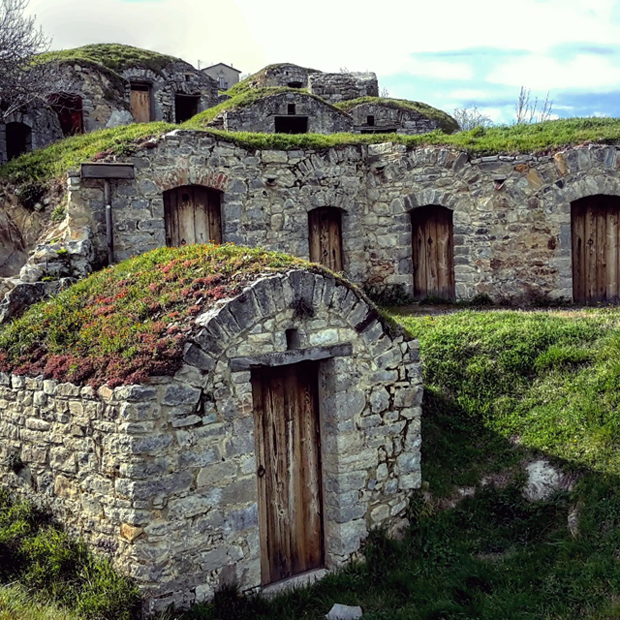 Foto dei palmenti di Pietragalla, tradizionali costruzioni ipogee