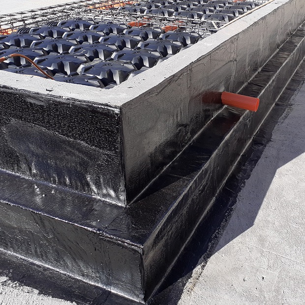 Fondazione e cordolo in cemento armato impermeabilizzati con guaina bituminosa