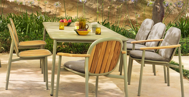 Tavoli e sedie per l'arredo giardino