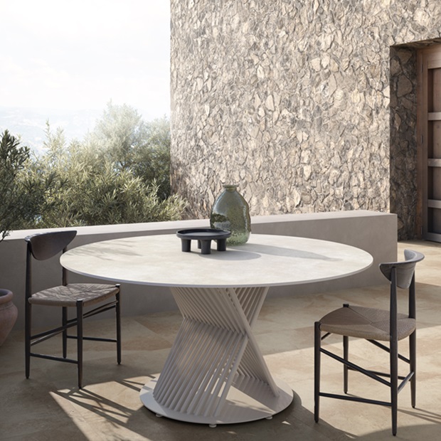Convivialis Equal in un utilizzo in esterni