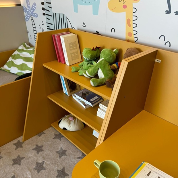 scaffale montessori